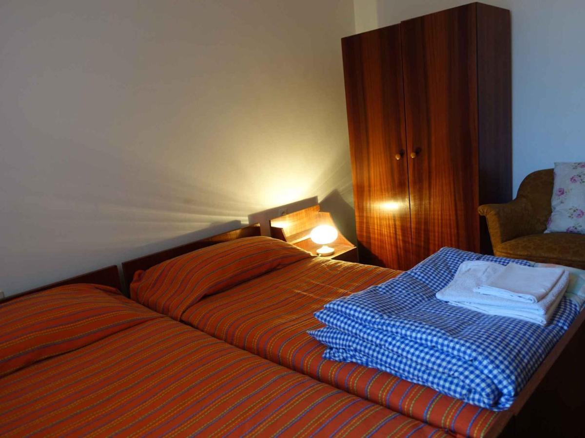 Apartment In Omisalj - Insel Krk 39736 Экстерьер фото