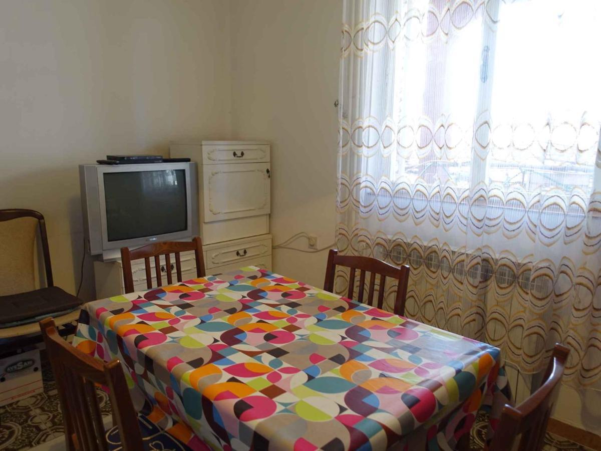 Apartment In Omisalj - Insel Krk 39736 Экстерьер фото
